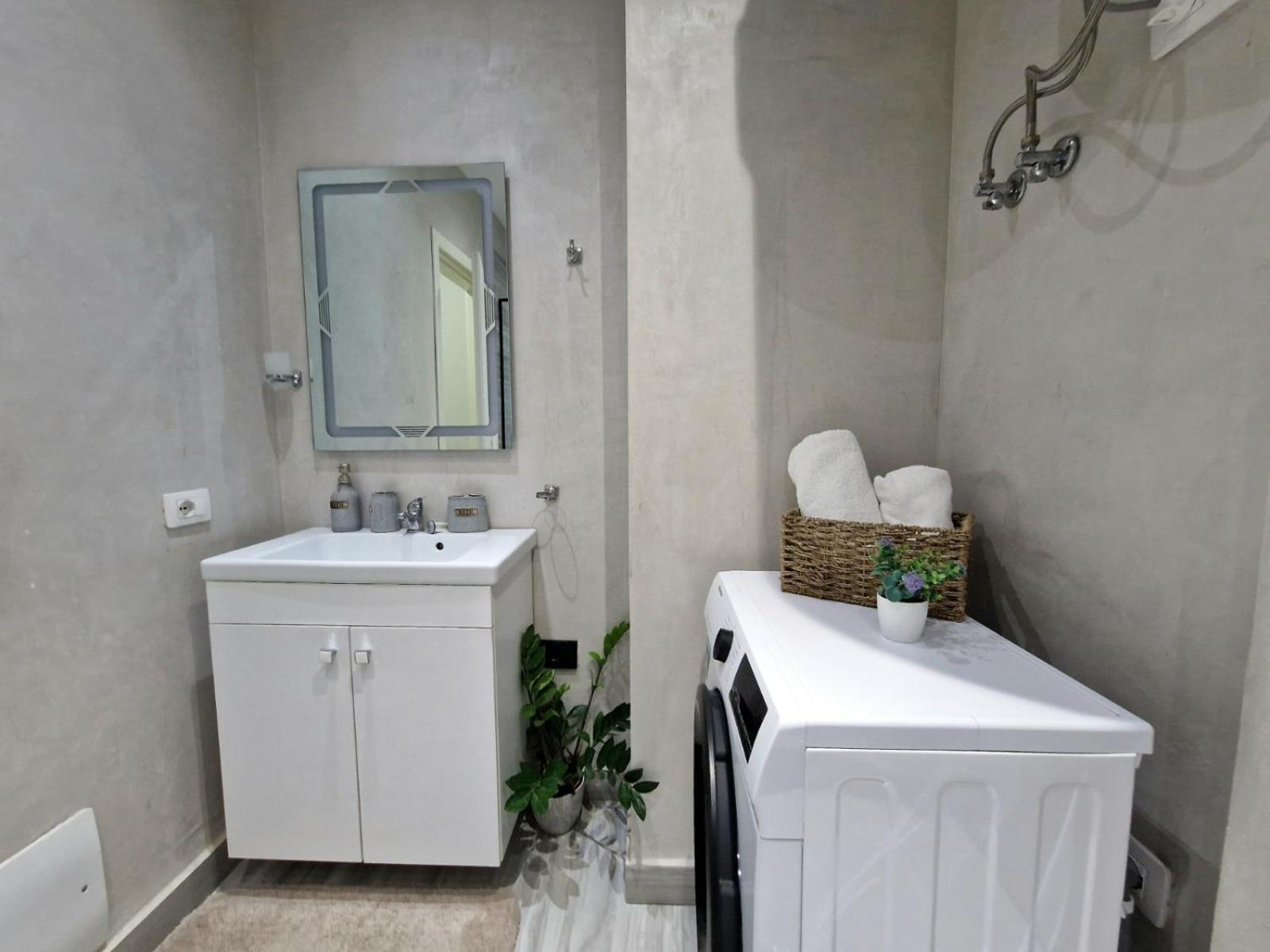 Modern Escape Apartment *